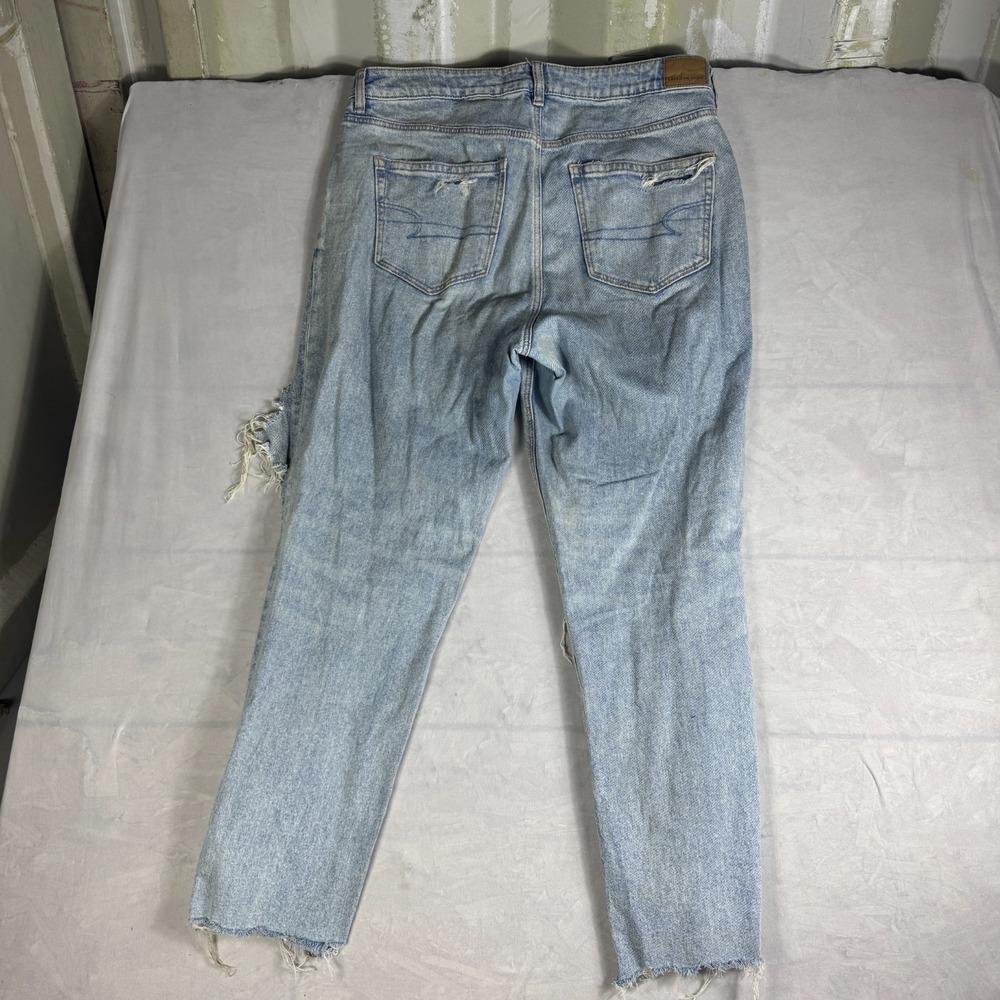 American Eagle Strigid Womens Mom Jeans Light Blue Distressed‎ Shredded Knee 14 - Picture 2 of 16